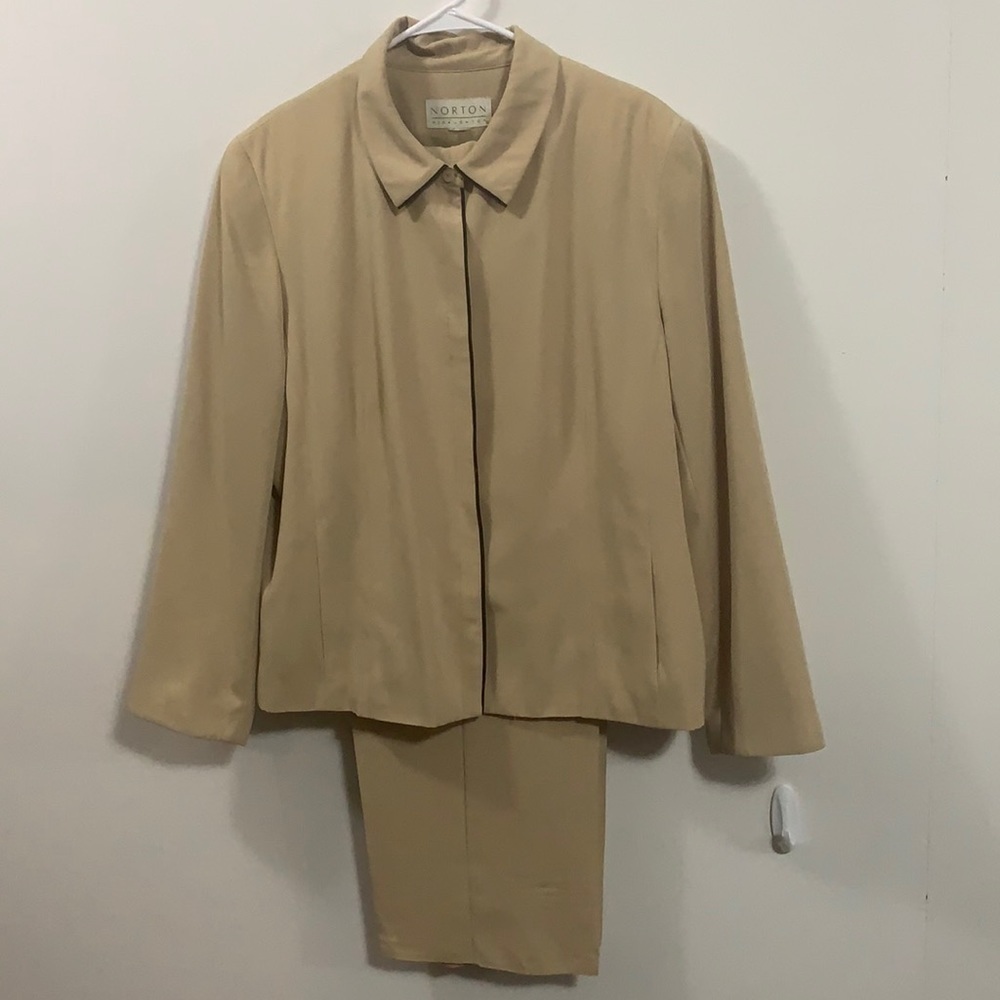 Norton McNaughton Business Pants Suit, lined, creased and pleated pants Sz 10/12